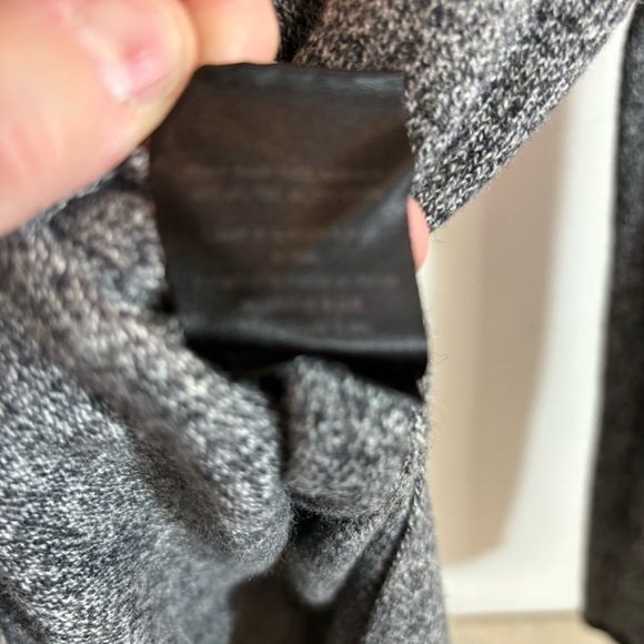 BABATON BY ARITZIA  Sz M V-Neck Long Sleeve High Low Linen Blend Sweater Top - Picture 8 of 9